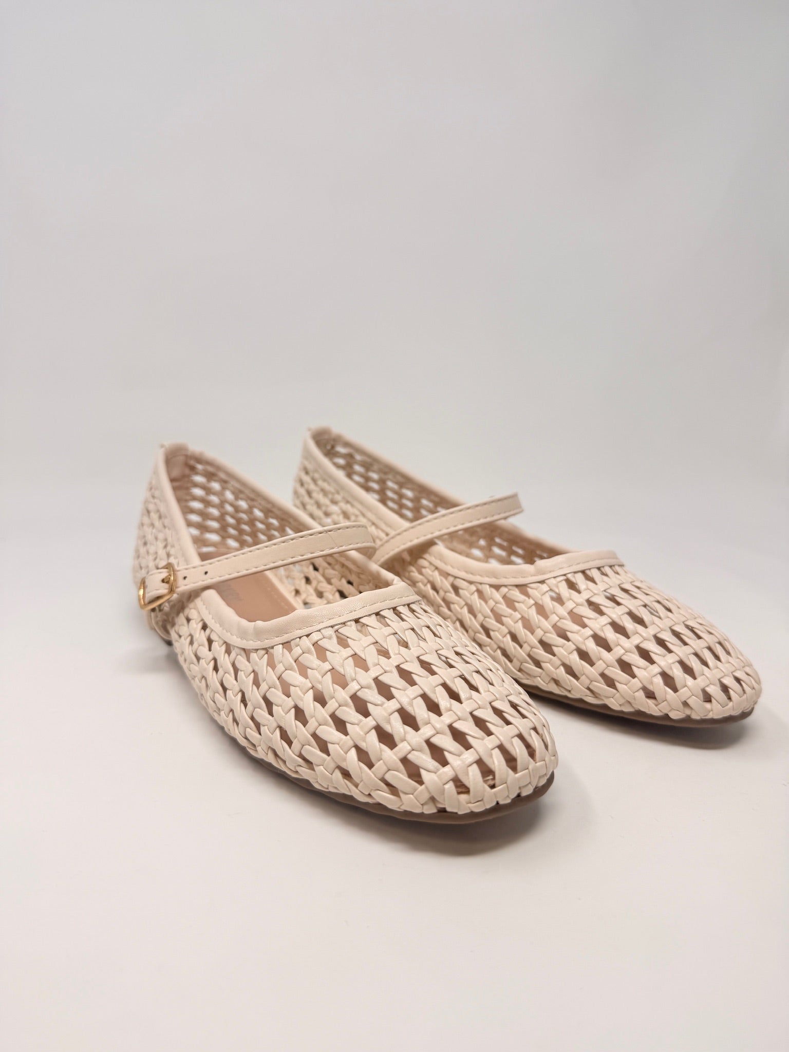 The Woven Goldie Flat