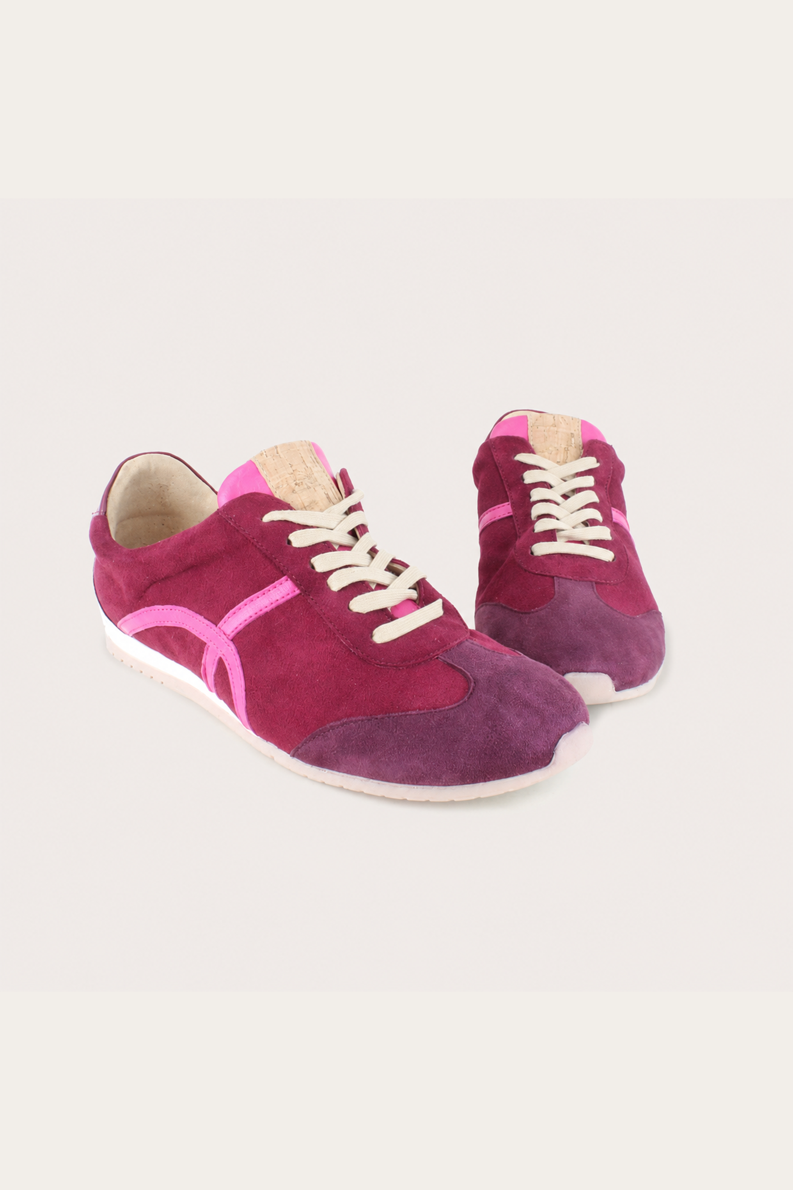 Naot Haven sneaker in Merlot Port Raspberry Combo, sole detail