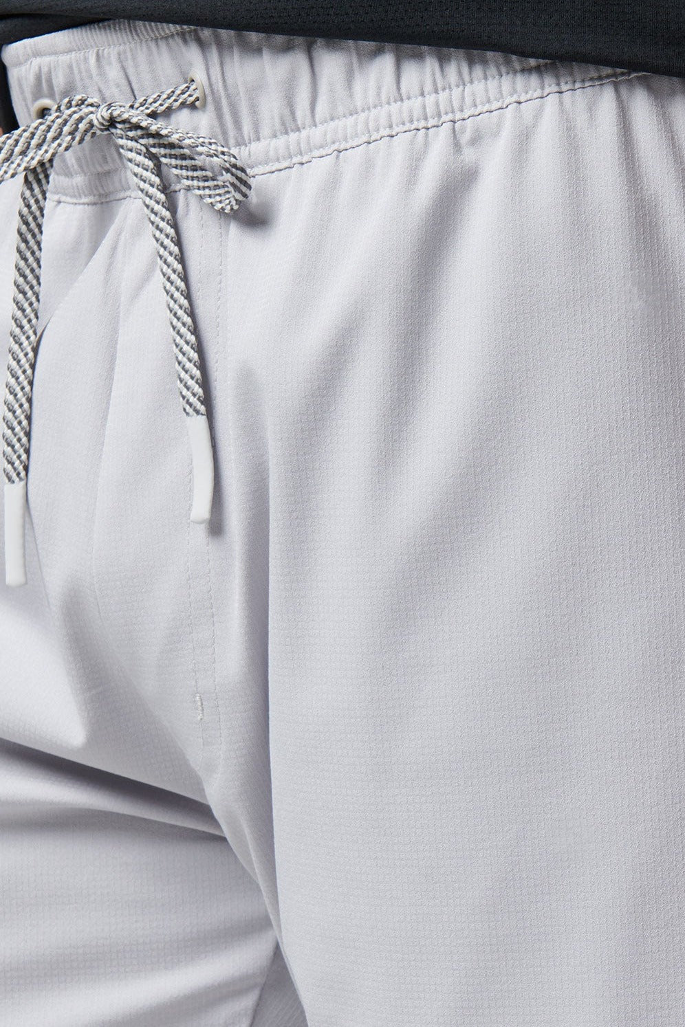 Travis Mathew Wanderlust E-Waist Short 7.5In in Micro Chip, detail view