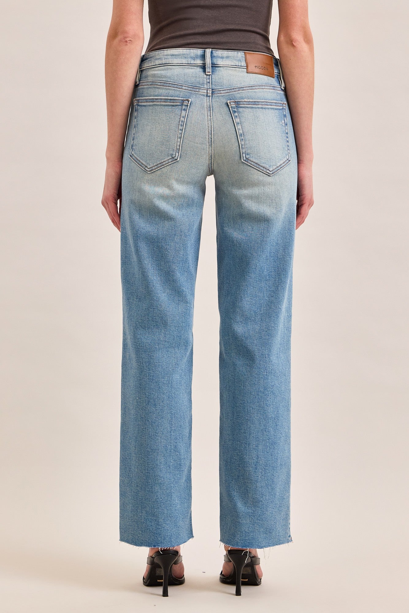 Ella Mid Rise Classic Straight Jean in Medium Vintage