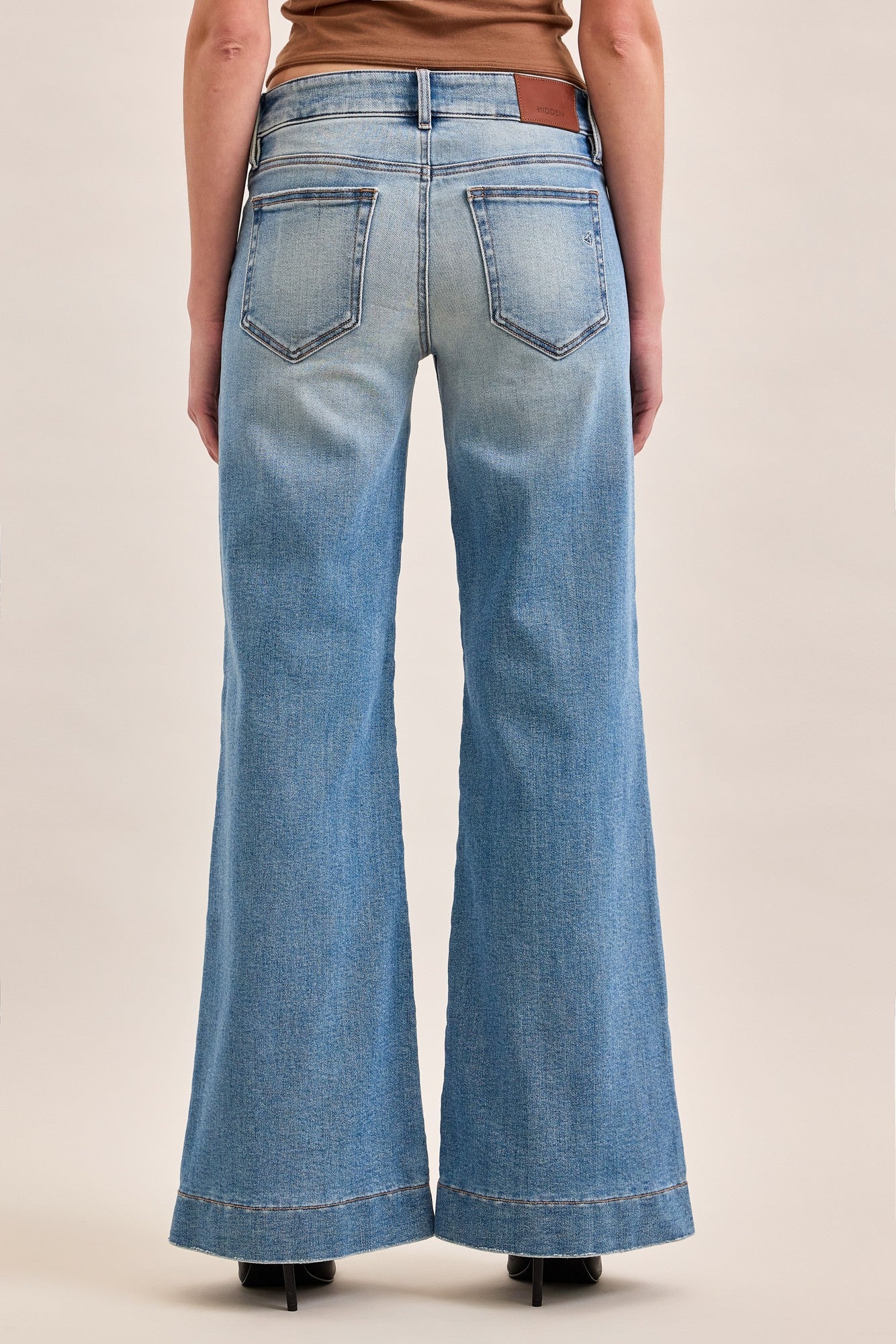 Happi Low Rise Comfort Flare Jean in Medium Vintage