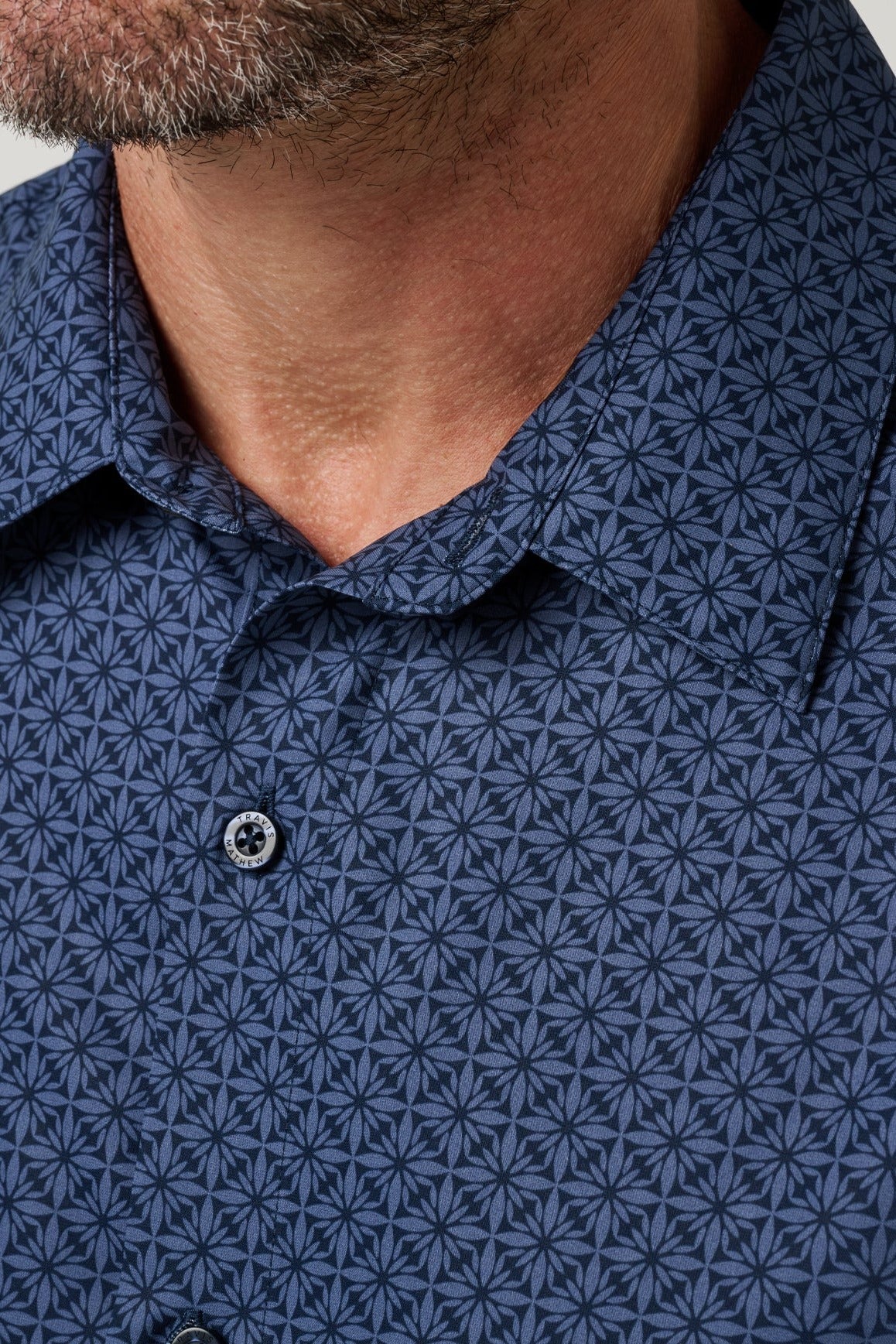 Techwoven Flair Button-Up in Total Eclipse, collar and fabric detail