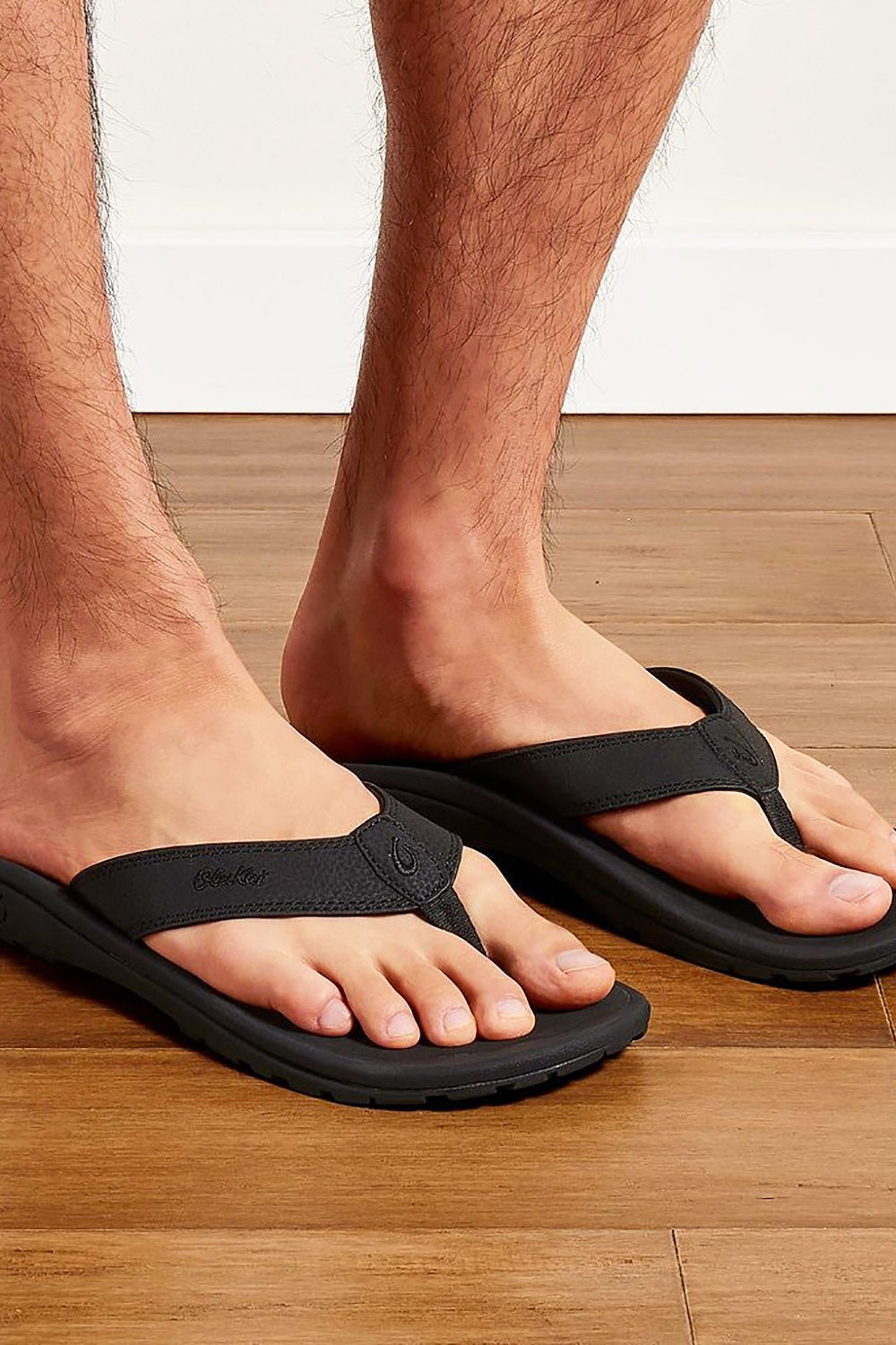 OluKai 'Ohana Men's Beach Sandal - Black / Black - hi-res 3