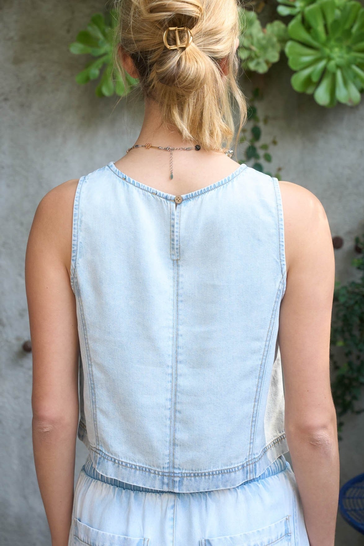Round Neck Sleeveless Cropped Washed Denim Top - Denim