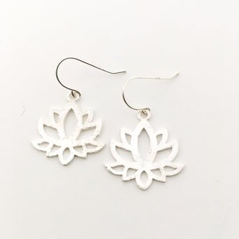 Faye Mini Lotus Earrings - MTT Collective