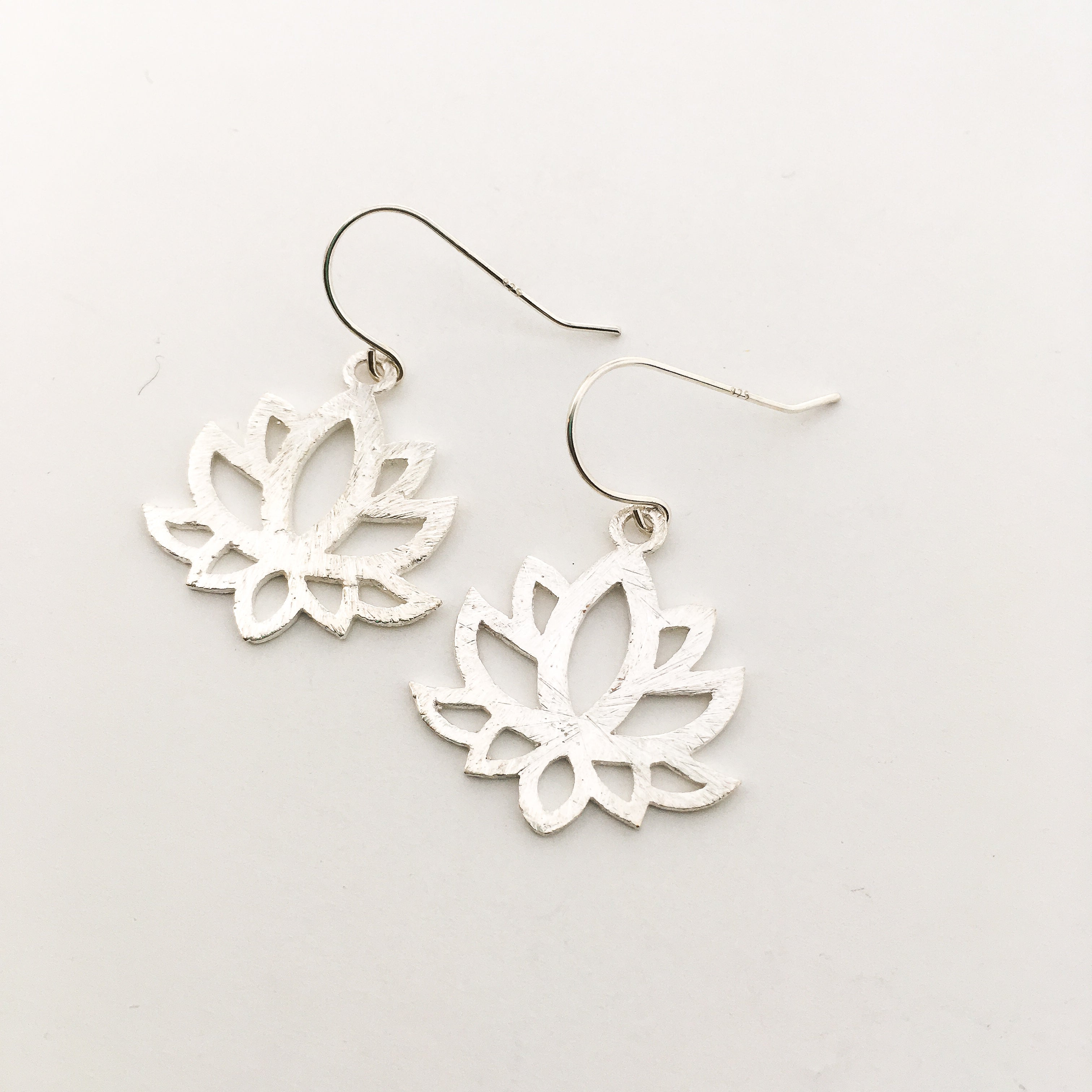 Faye Mini Lotus Earrings - MTT Collective