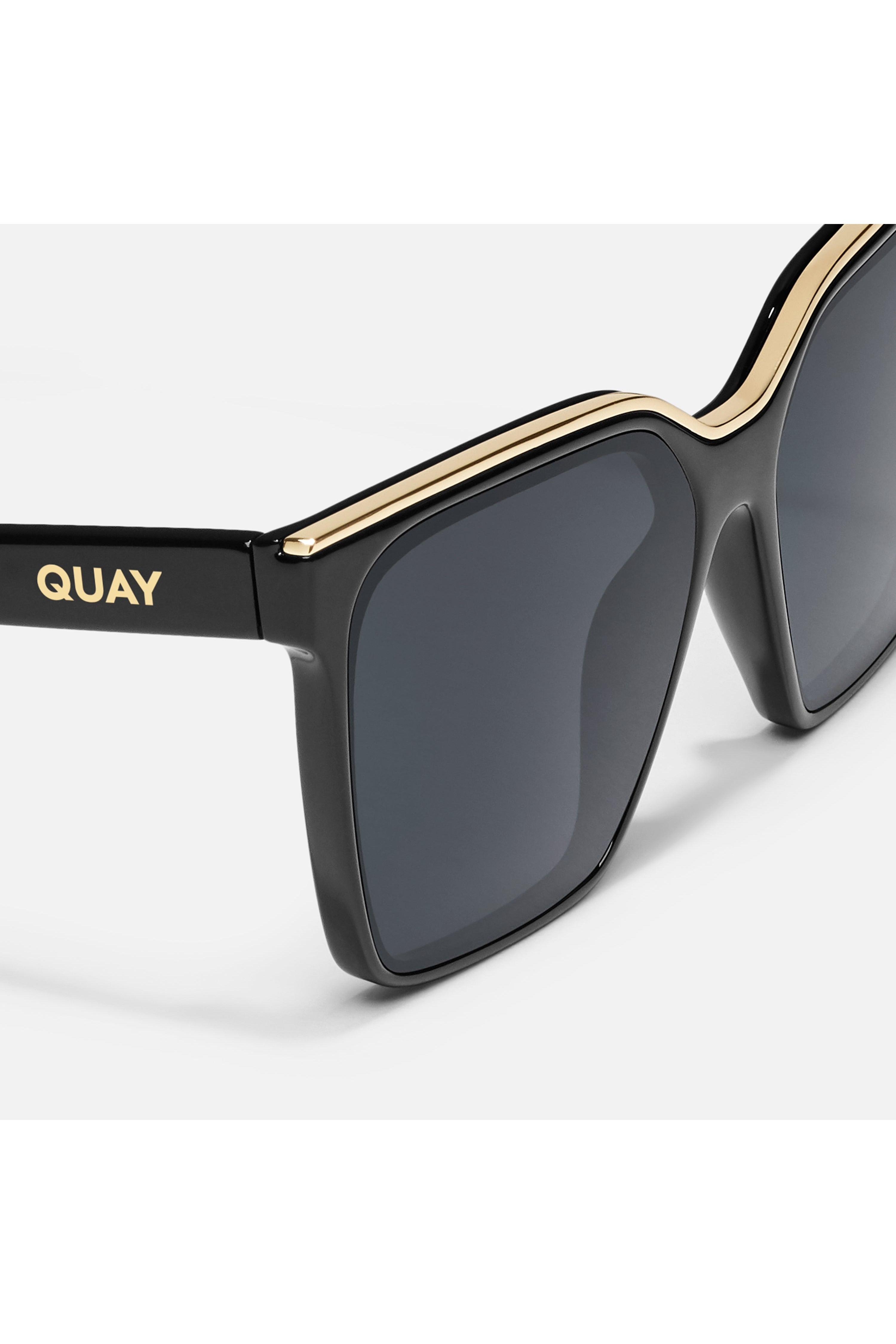 QUAY Level Up Black Gold/Smoke brow bar detail