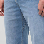DUER Performance Denim+ Relaxed Straight in Summit – gusset detail