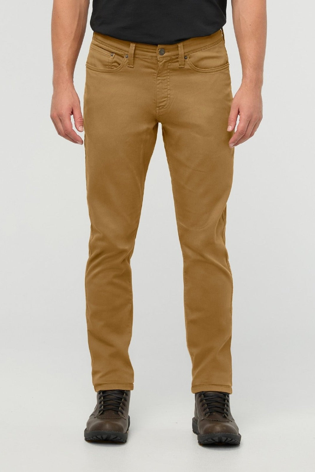 DUER No Sweat Athletic Taper in Caramel