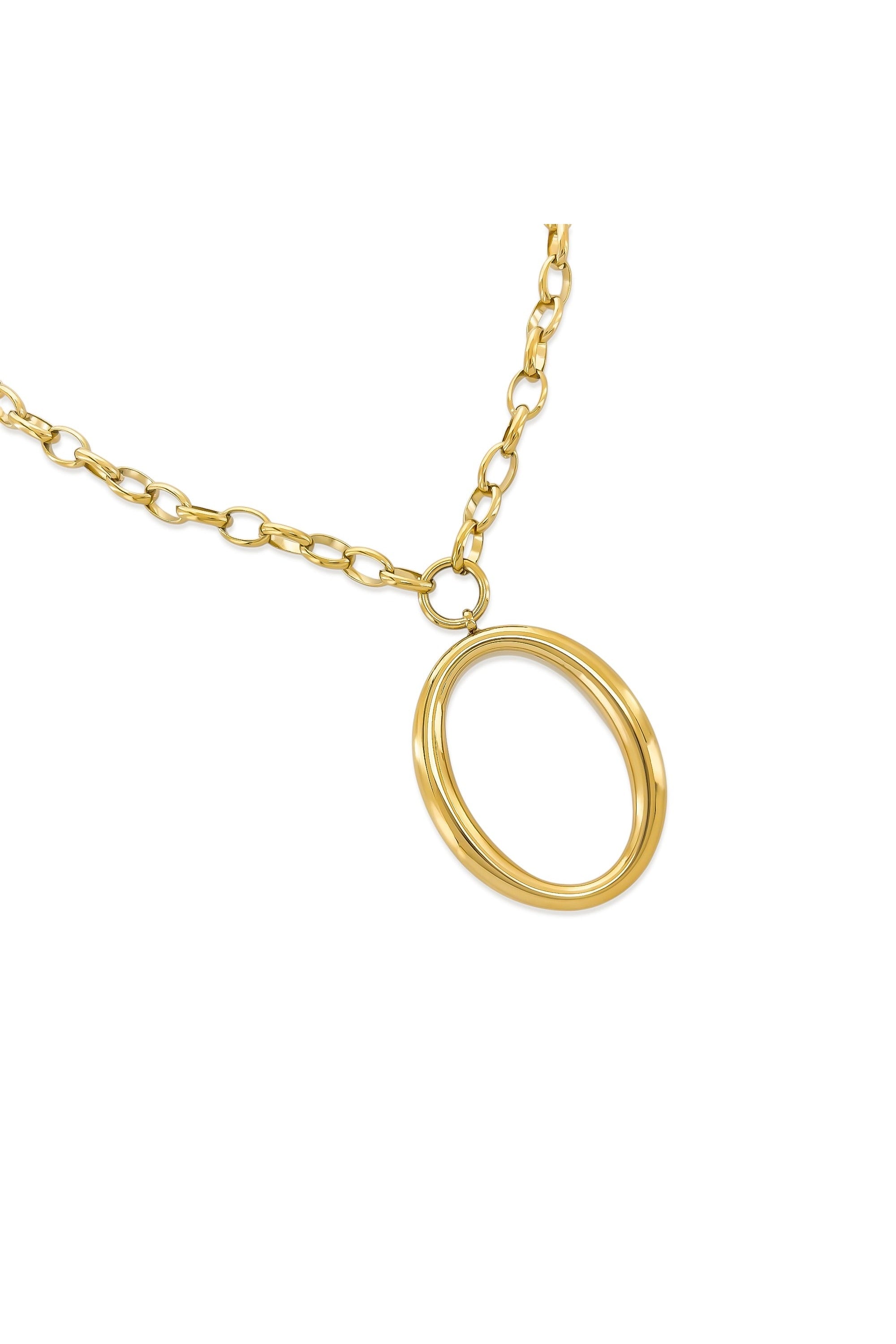 Oval link pendant necklace detail