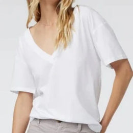 Sutton V-Neck - MTT Collective