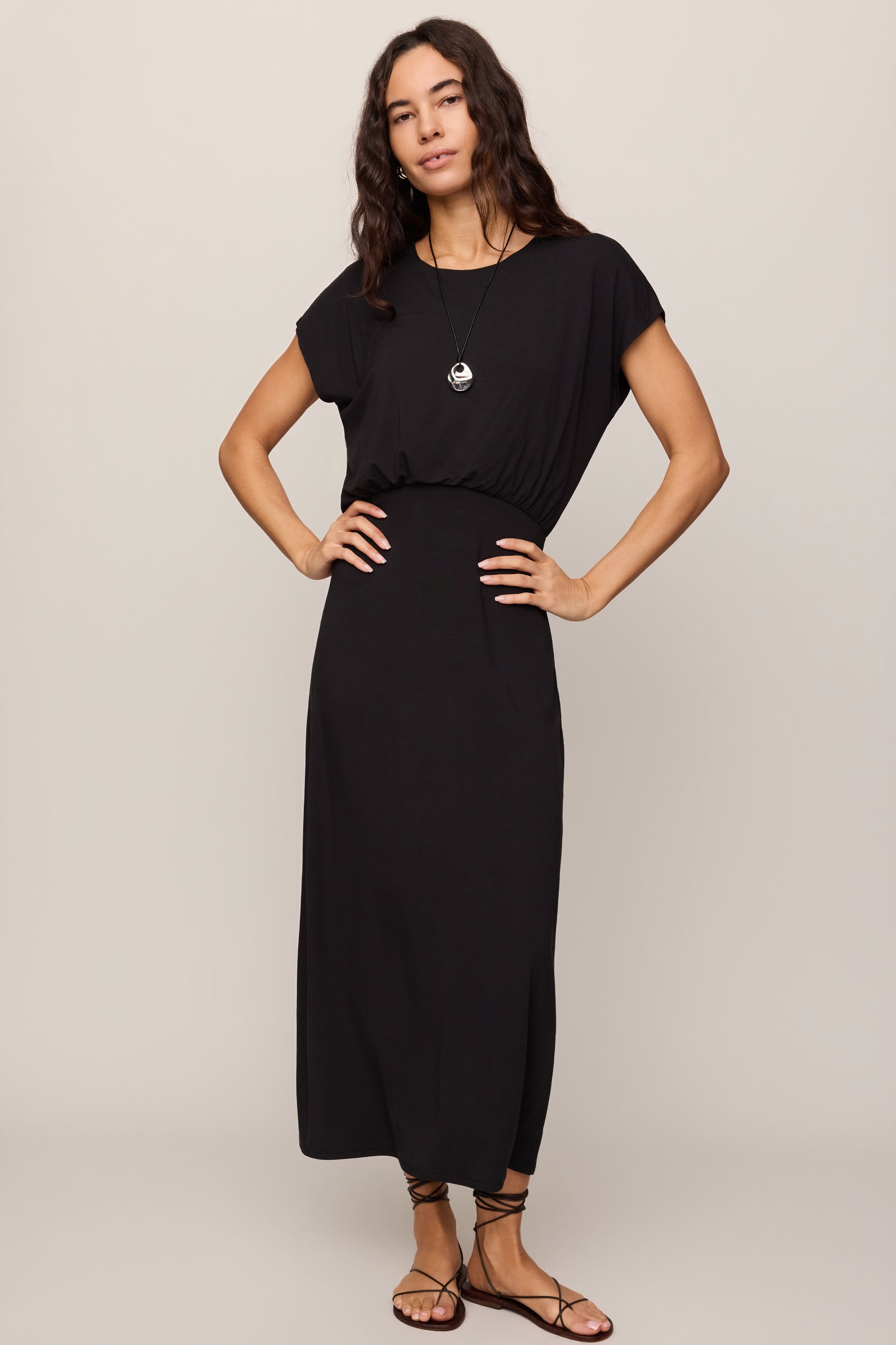 Anika Jersey Midi Dress in Black, neckline detail
