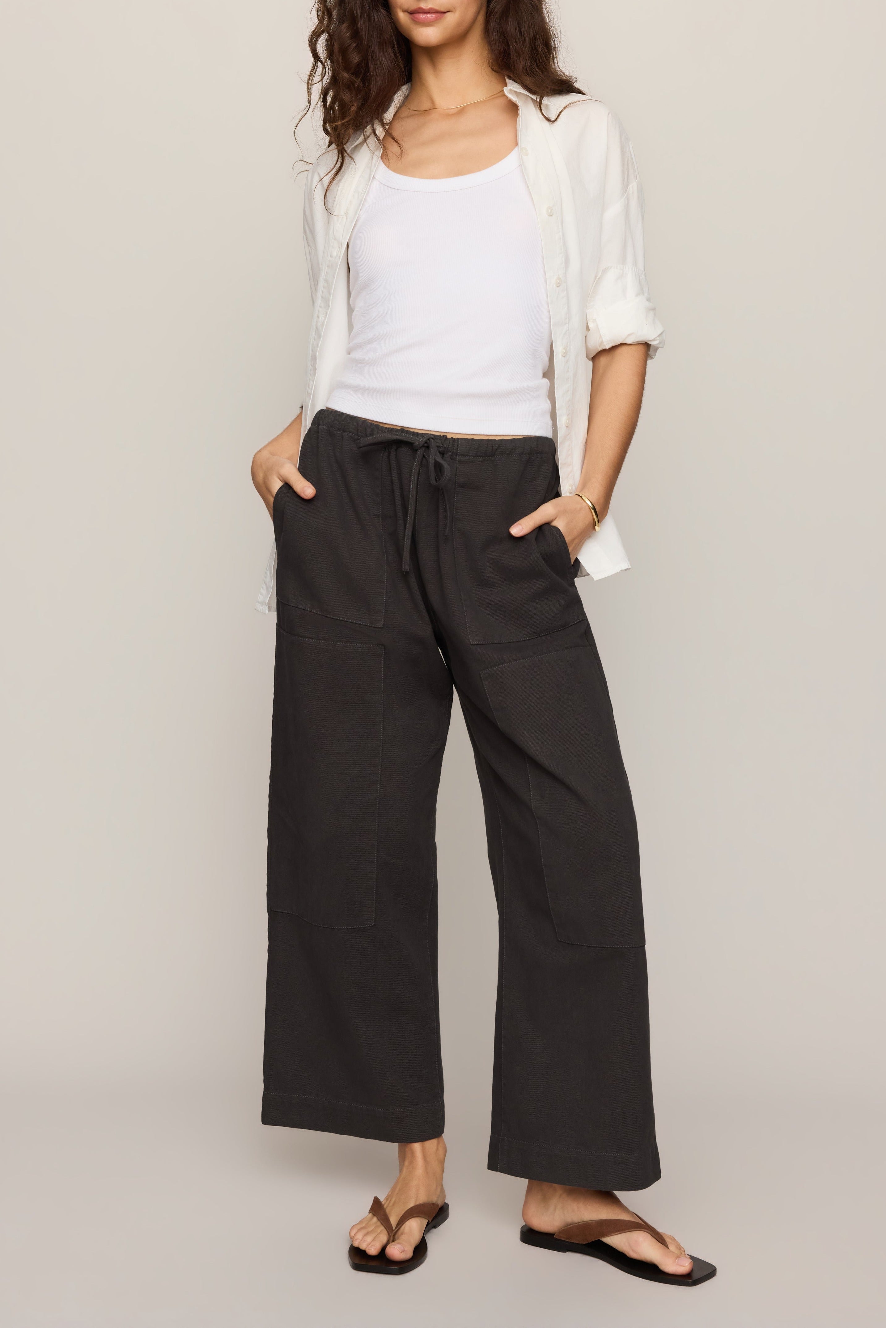 Kit Twill Carpenter Pant in Ash Black - full look