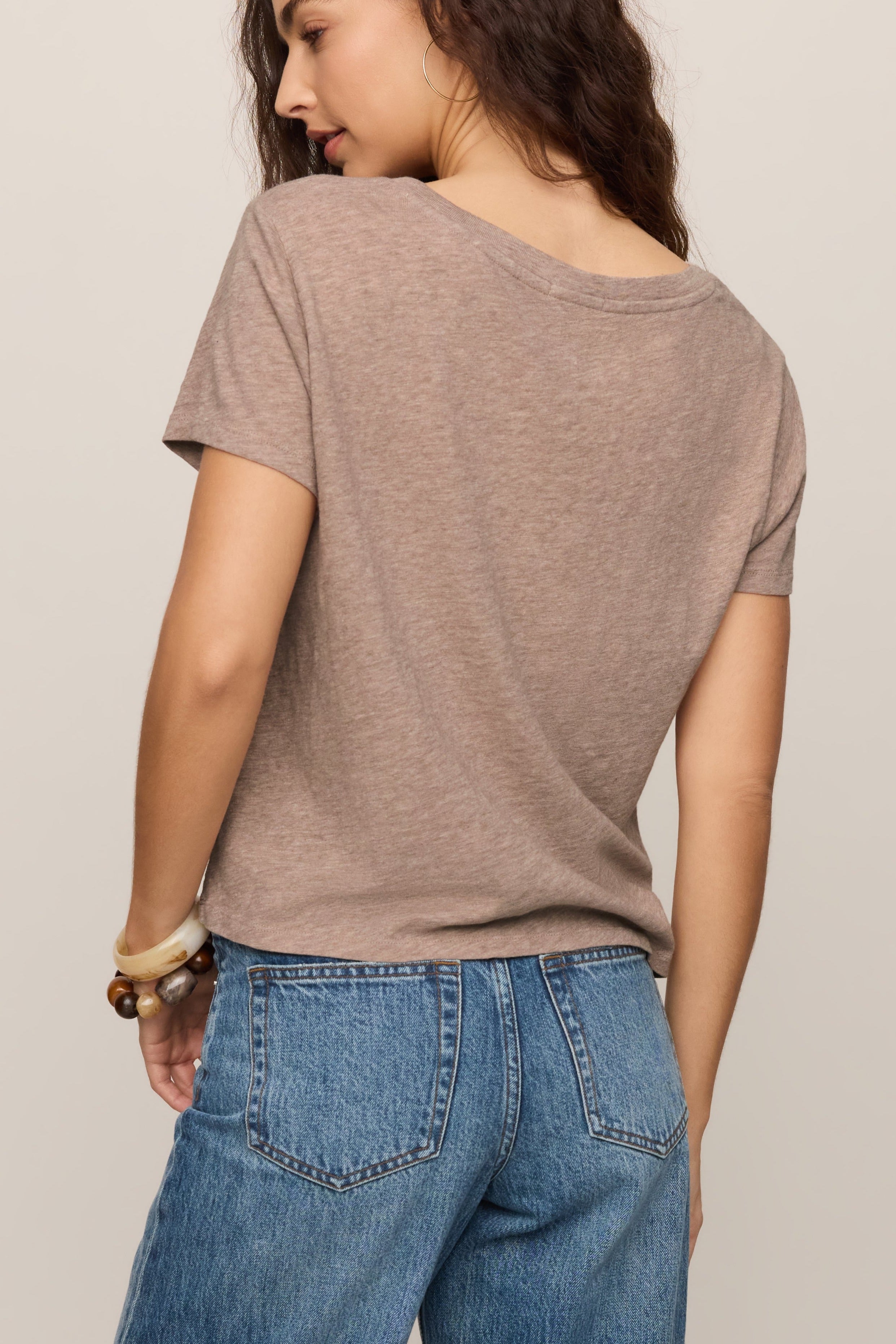 Nomad Slub V-Neck Tee in Heather Ash - back