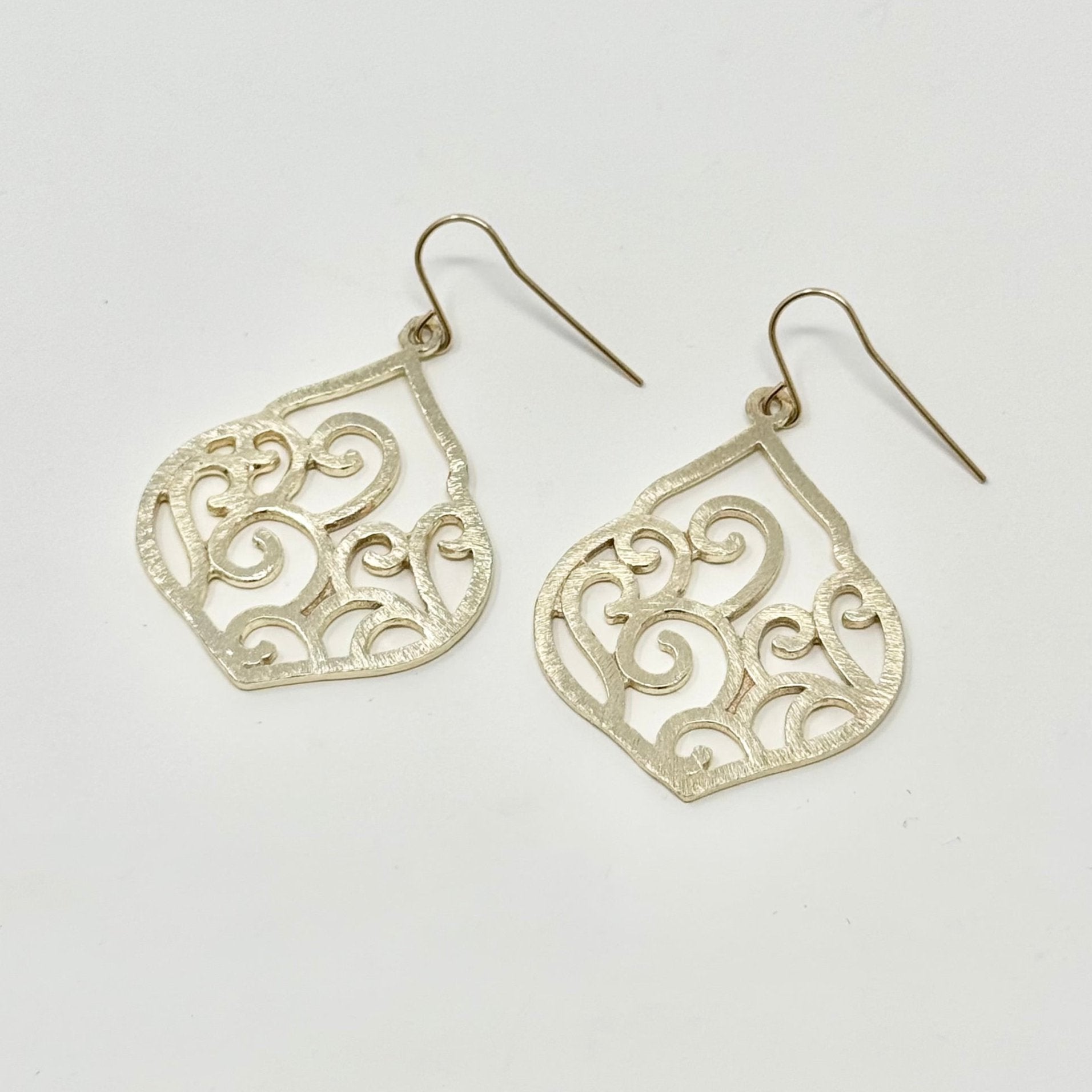 Arya Brushed Vine Drop Earrings | Gold - MTT Collective