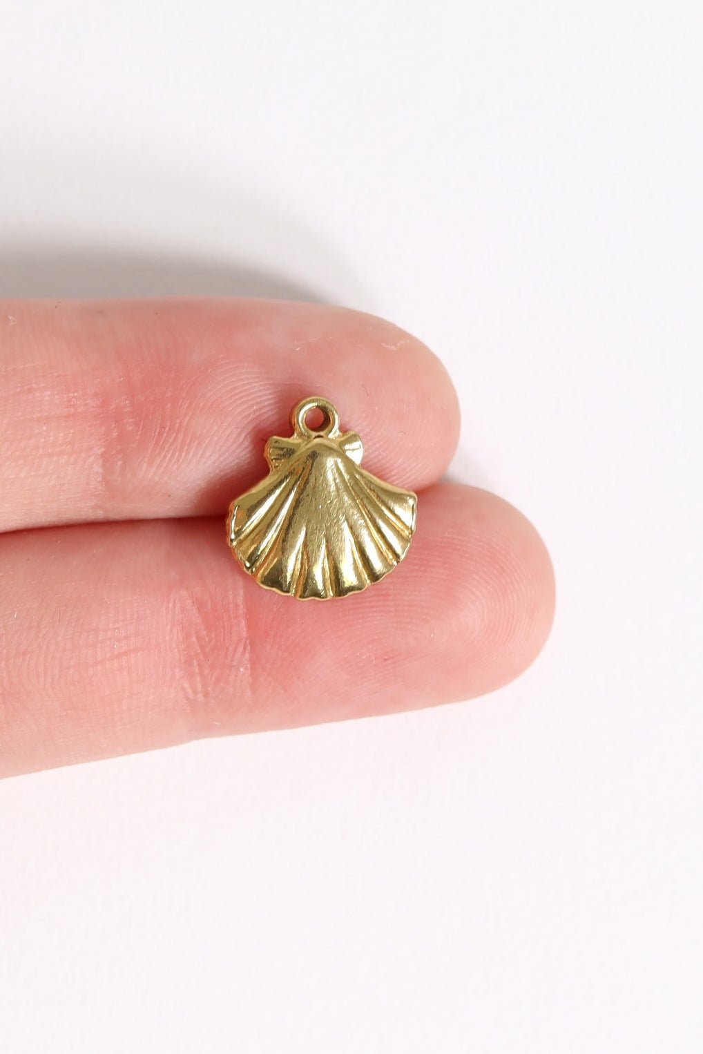 Clam Shell Charm - MTT Collective
