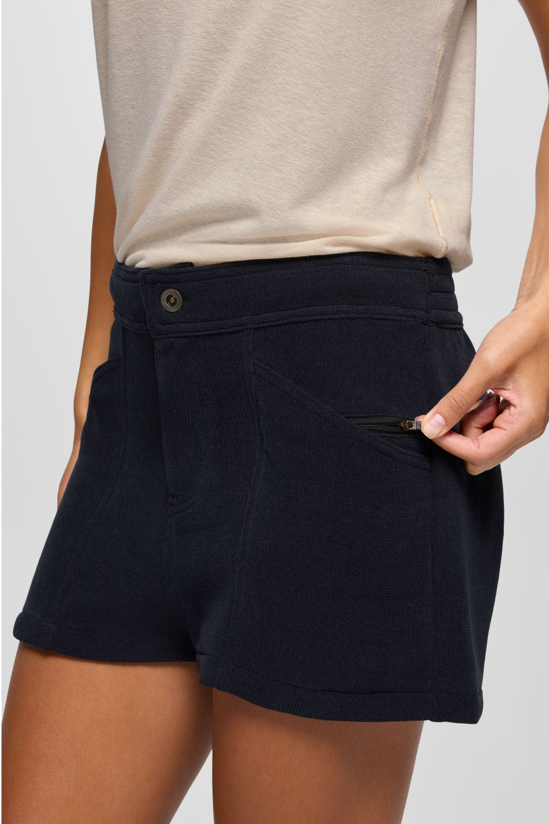 Deja View Short - MTT Collective