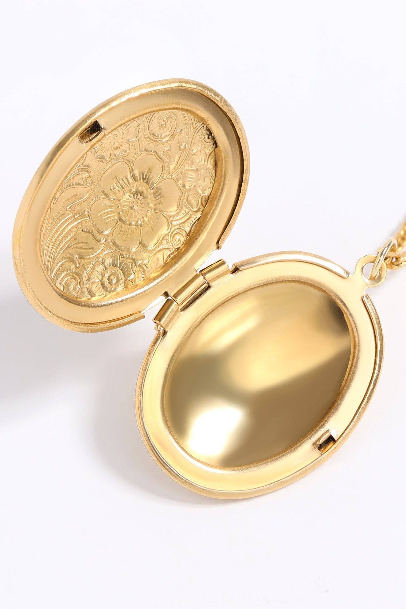 Floral Oval Locket Pendant - MTT Collective