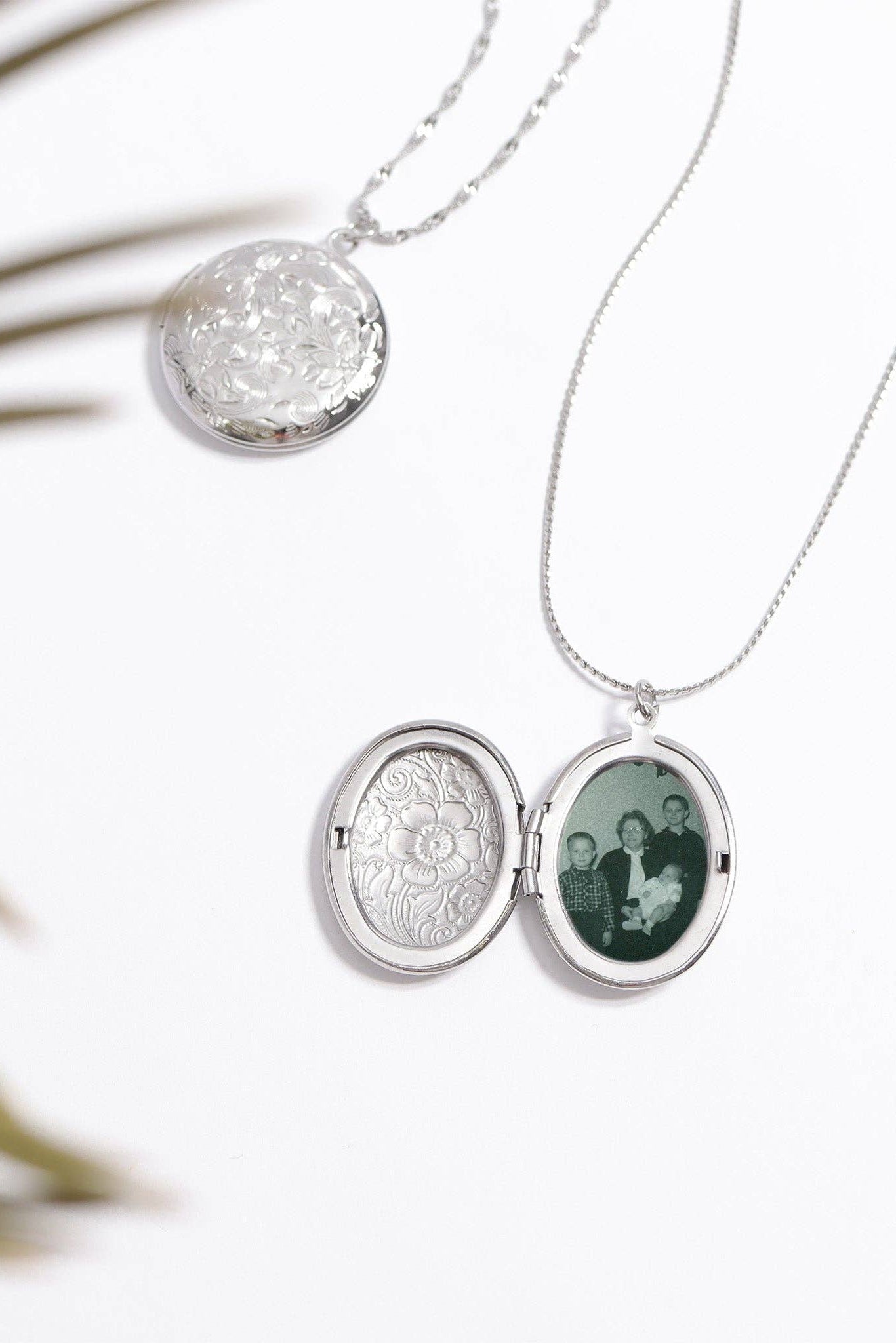 Floral Oval Locket Pendant - MTT Collective