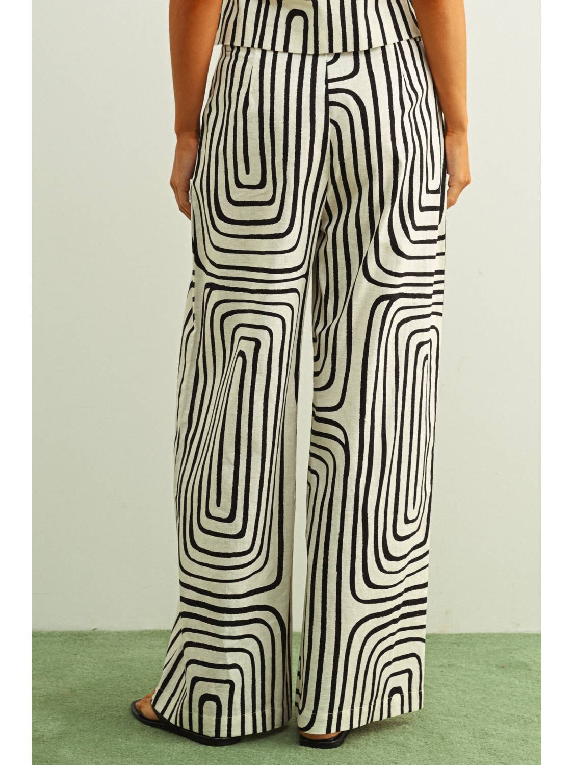 Grid Print Wide Leg Trouser - MTT Collective