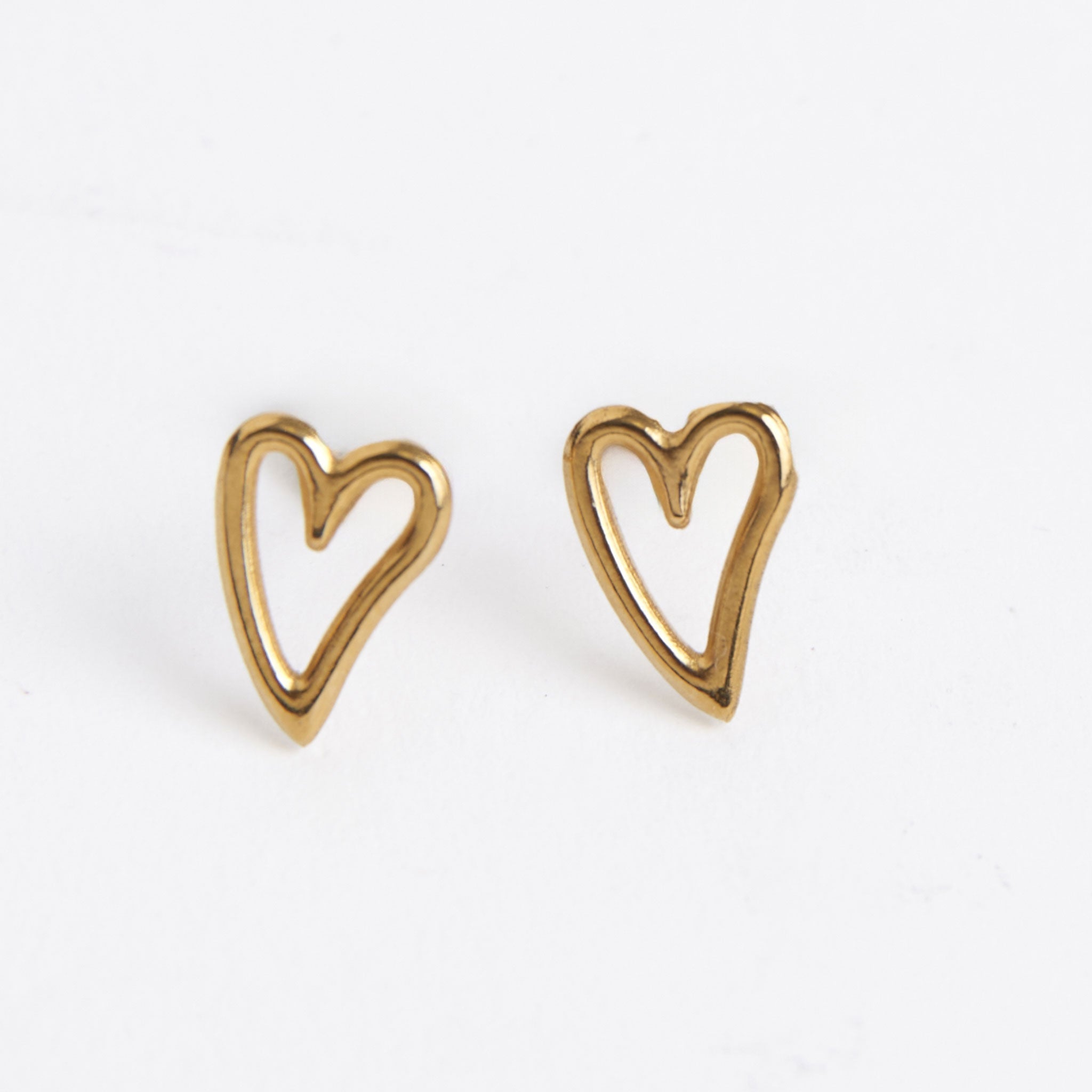 Heart Outline Stud Earrings - MTT Collective