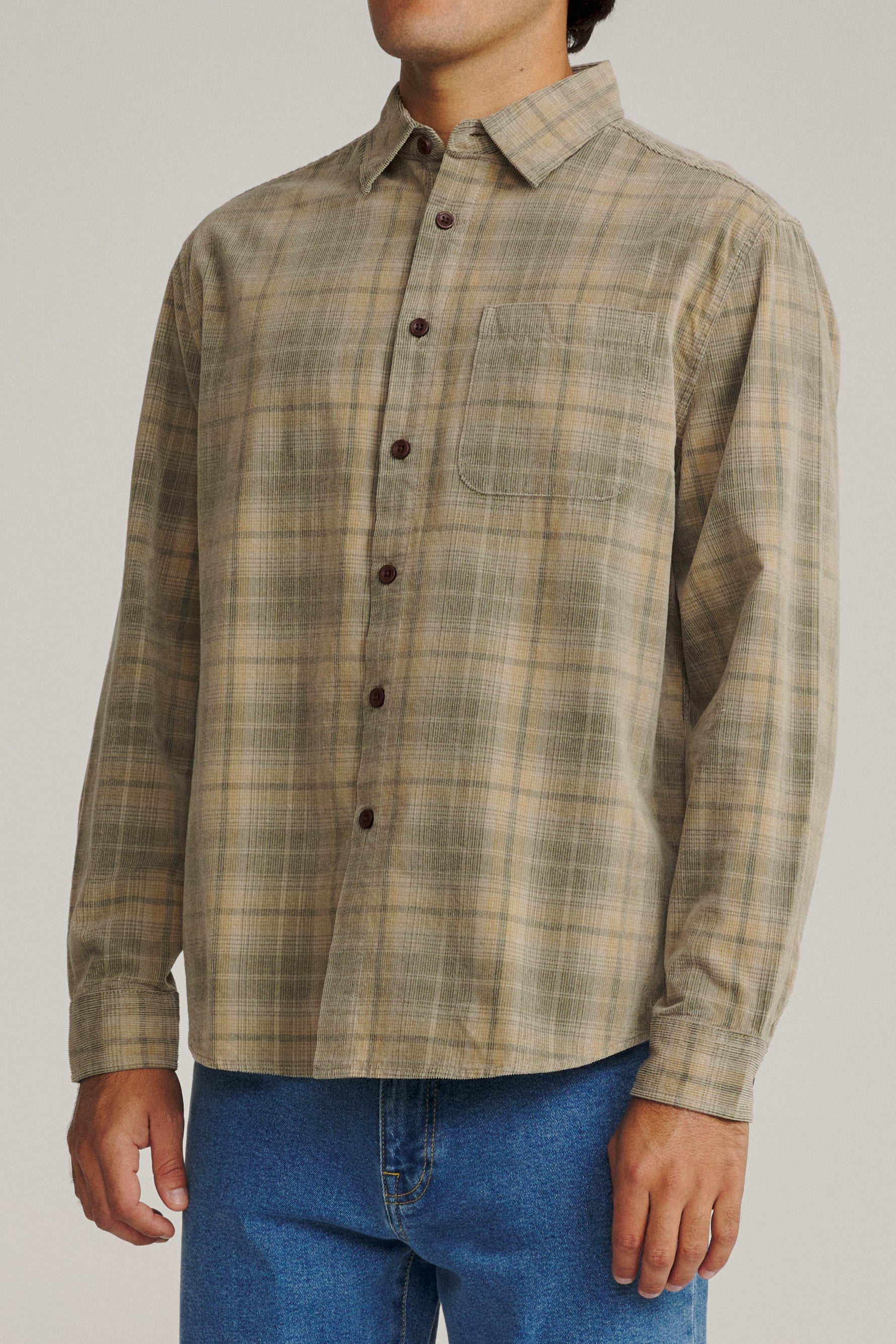 Katin Stevie Shirt Khaki - on model side