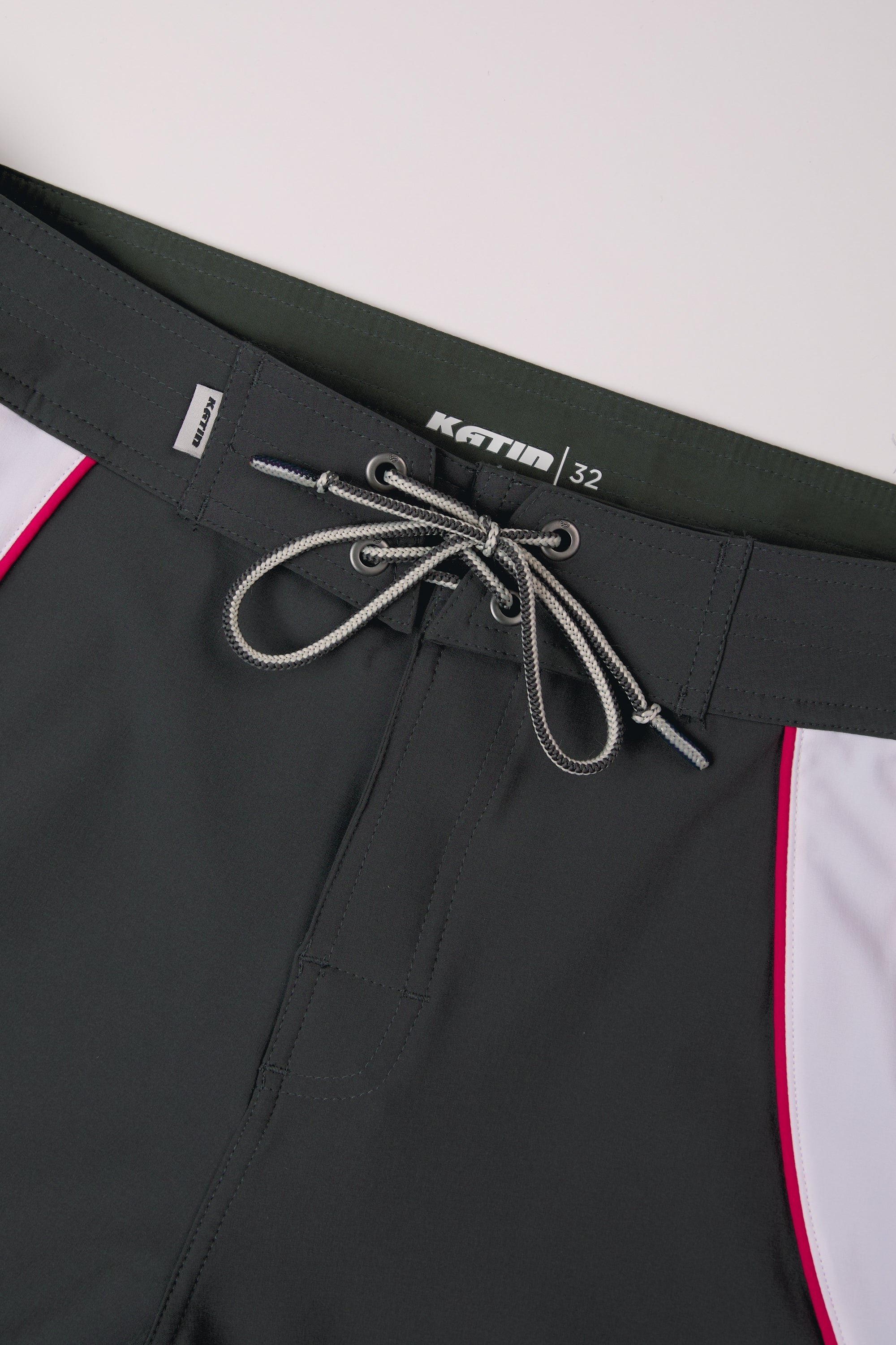 Banner Surf Trunk - Black - detail