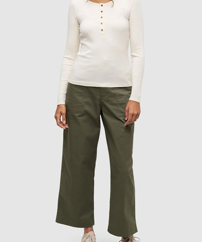 Knowles Henley - MTT Collective