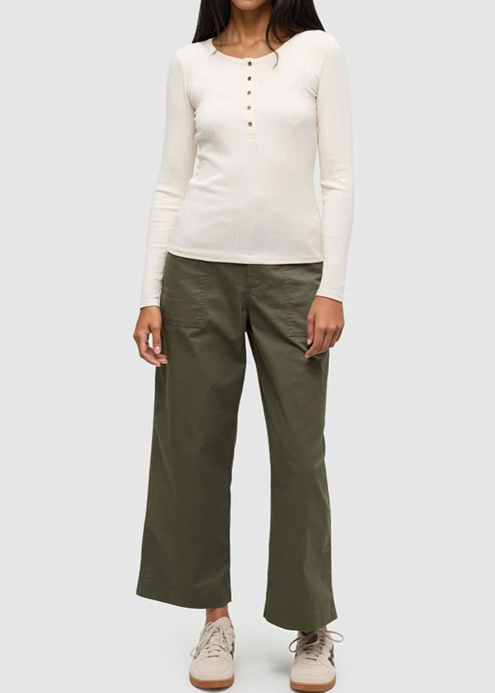 Knowles Henley - MTT Collective