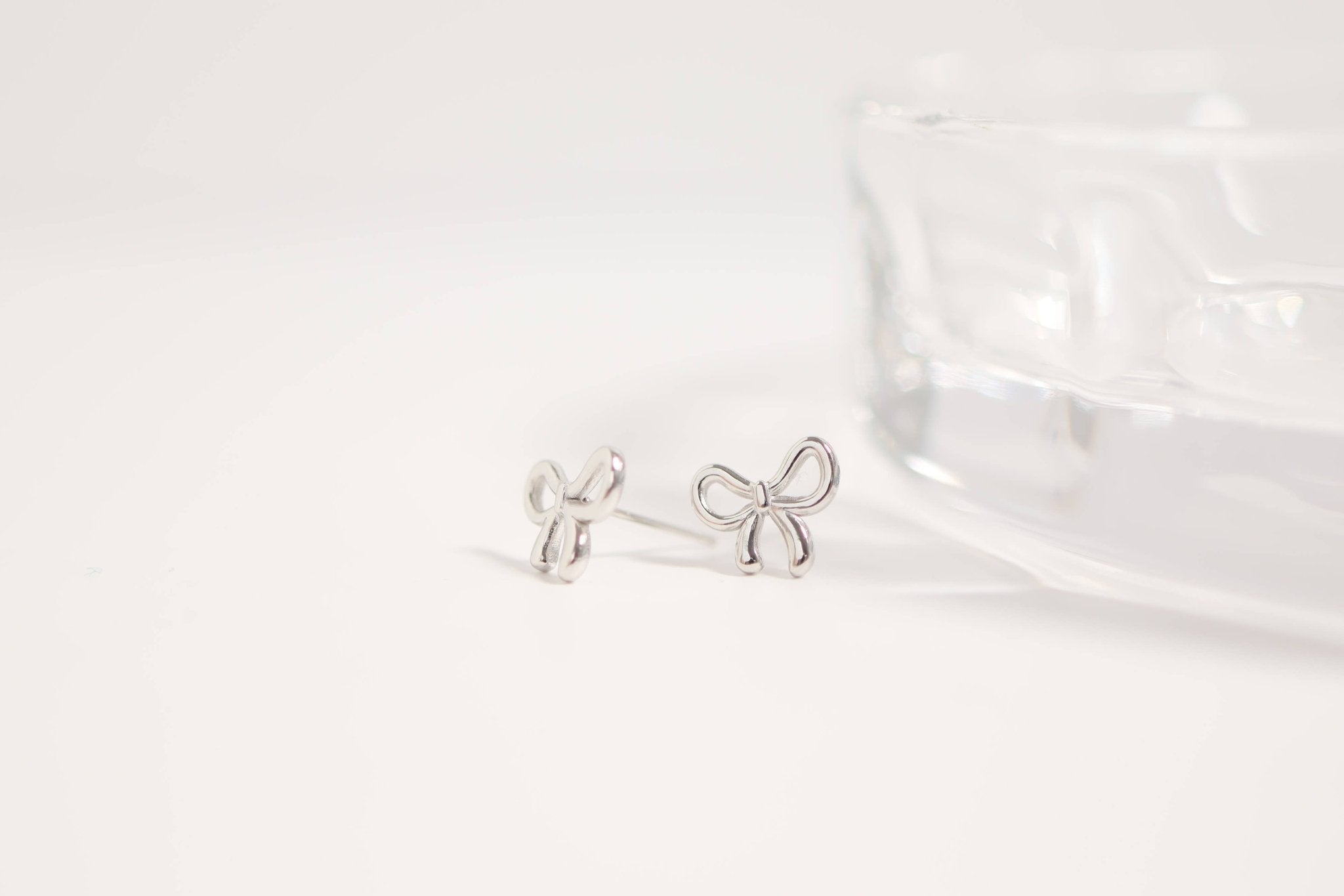 Lexie Bow Stud Earrings - MTT Collective