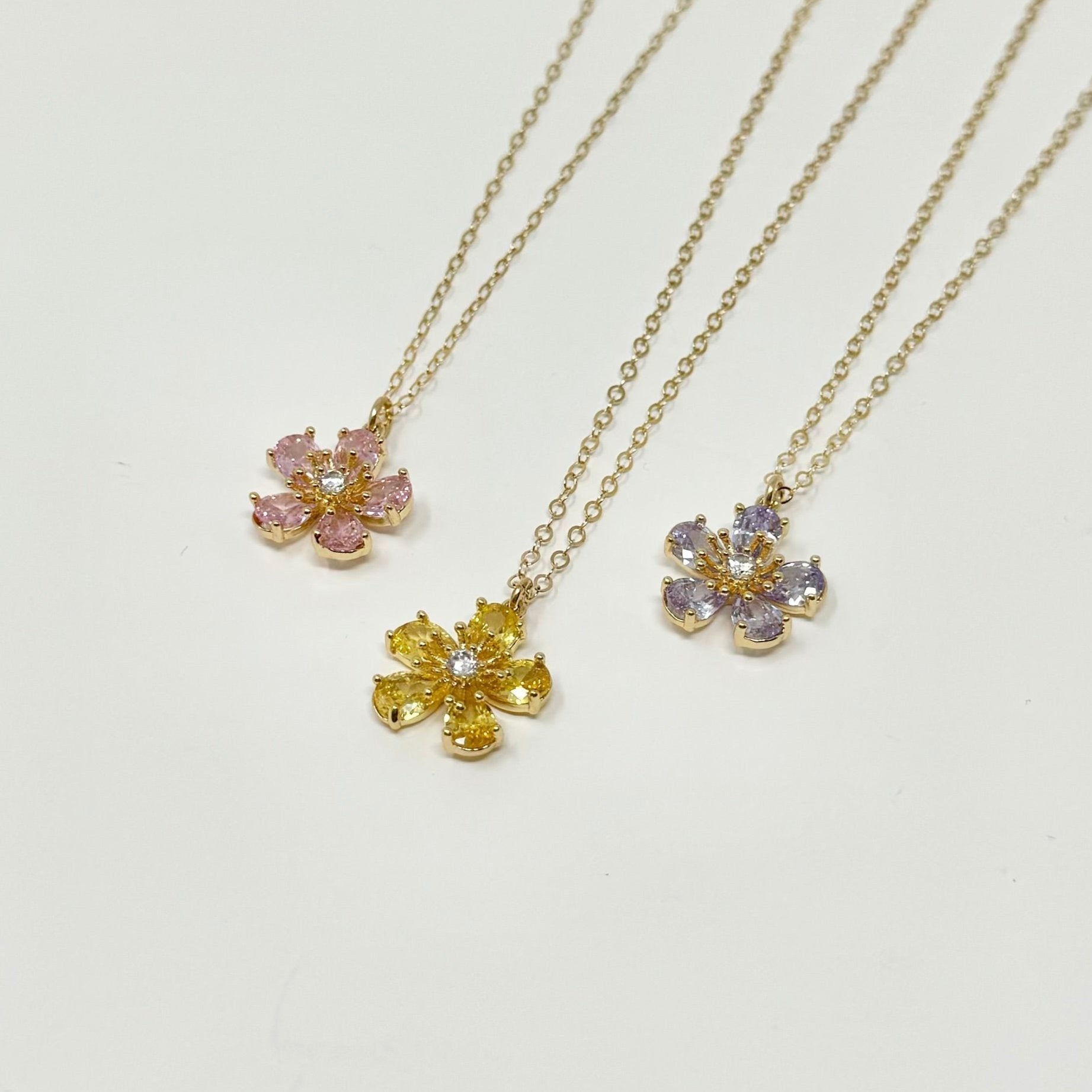 Lilia Blooming Flowers | Gold - MTT Collective