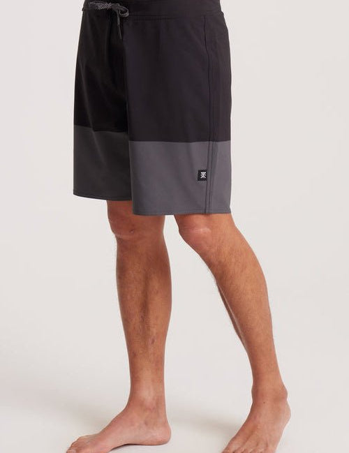 Passage 17" Boardshorts - MTT Collective