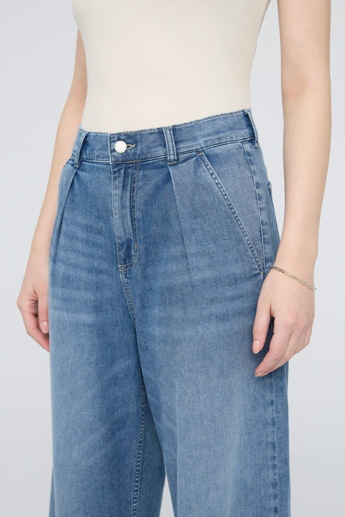 Performance Denim Lite Pleated Pant - MTT Collective