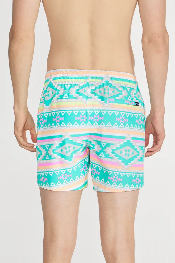 The En Fuegos 5.5" Stretch Short - MTT Collective