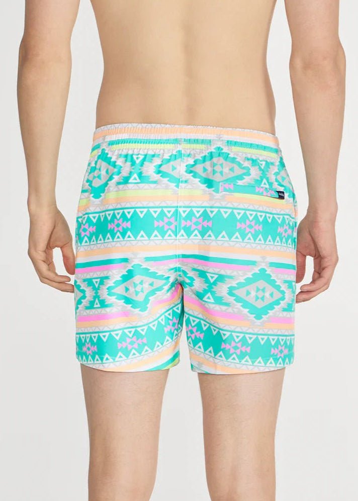 The En Fuegos 5.5" Stretch Short - MTT Collective