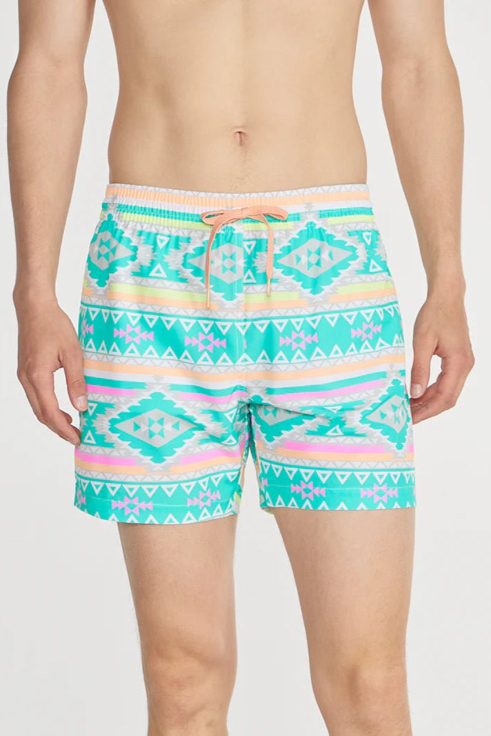 The En Fuegos 5.5" Stretch Short - MTT Collective