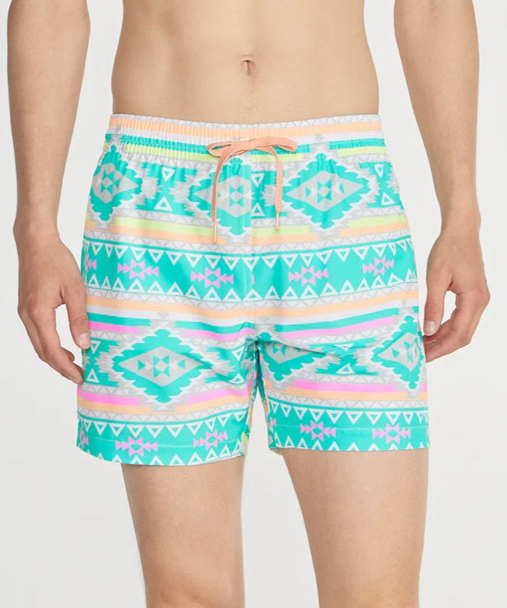 The En Fuegos 5.5" Stretch Short - MTT Collective