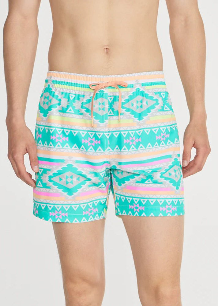 The En Fuegos 5.5" Stretch Short - MTT Collective