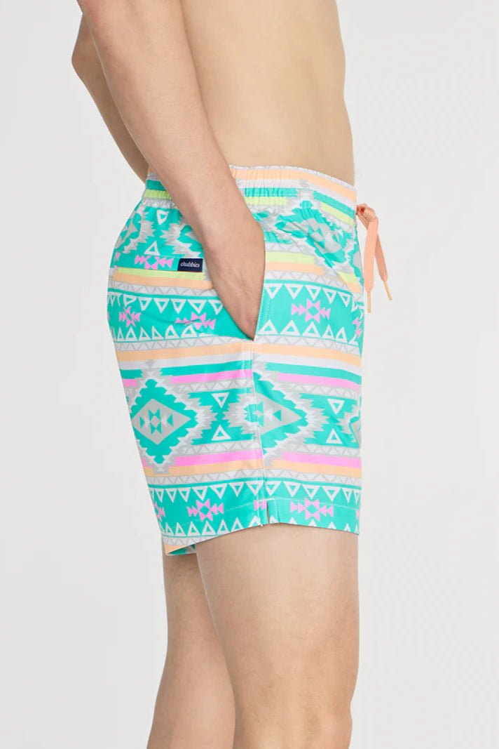 The En Fuegos 5.5" Stretch Short - MTT Collective