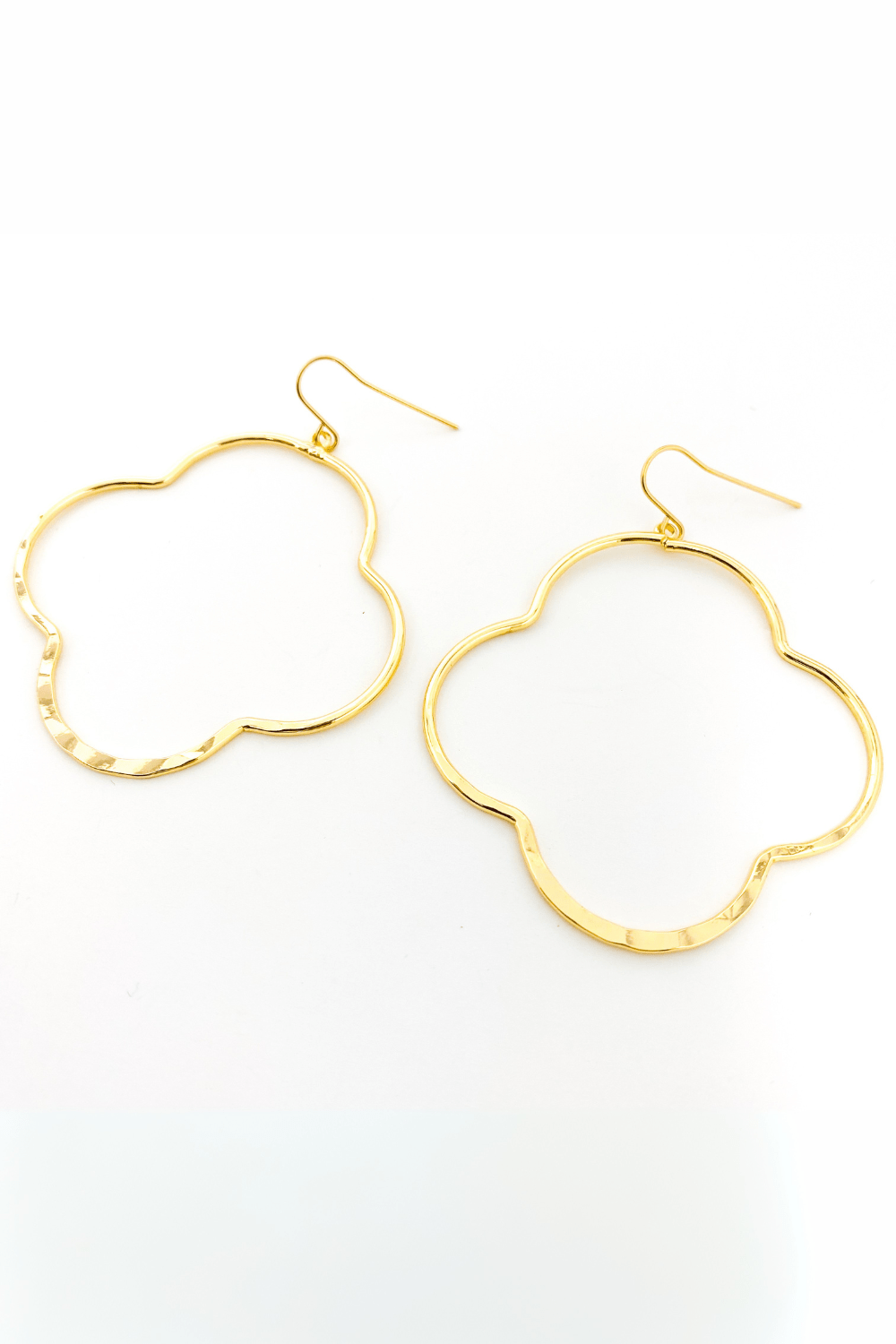 Vera Hammered Van Cleef Earring - MTT Collective