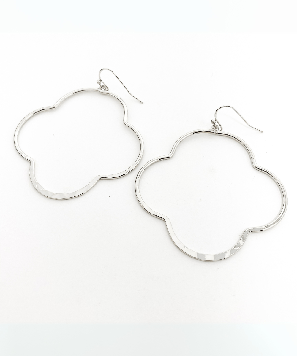 Vera Hammered Van Cleef Earring - MTT Collective