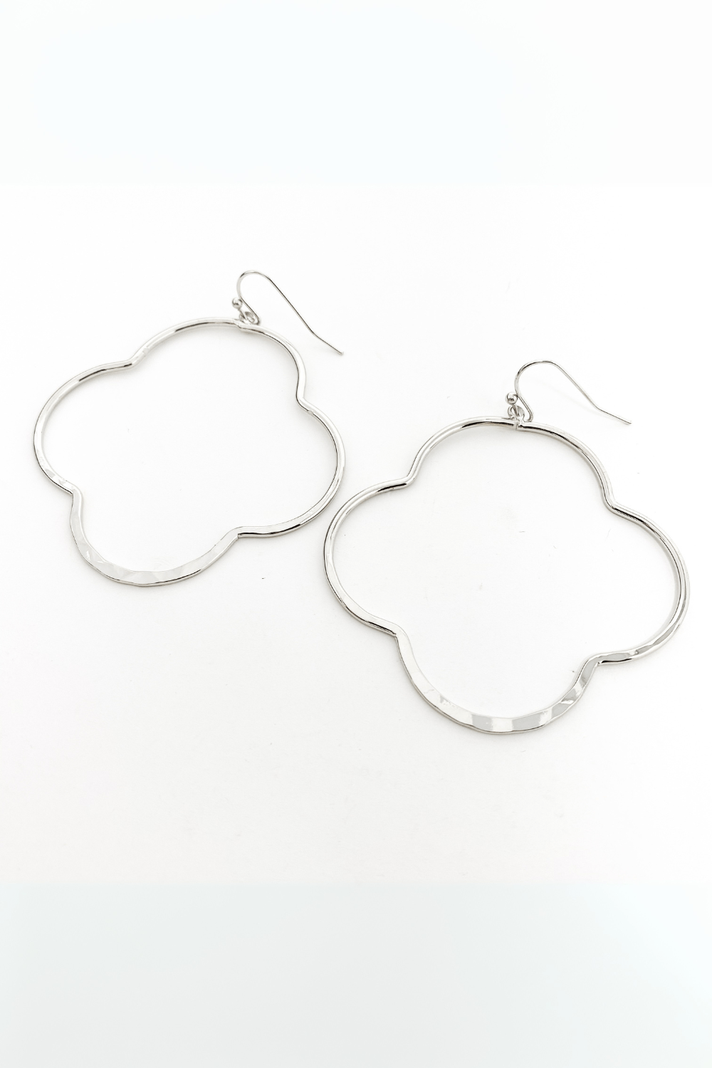 Vera Hammered Van Cleef Earring - MTT Collective