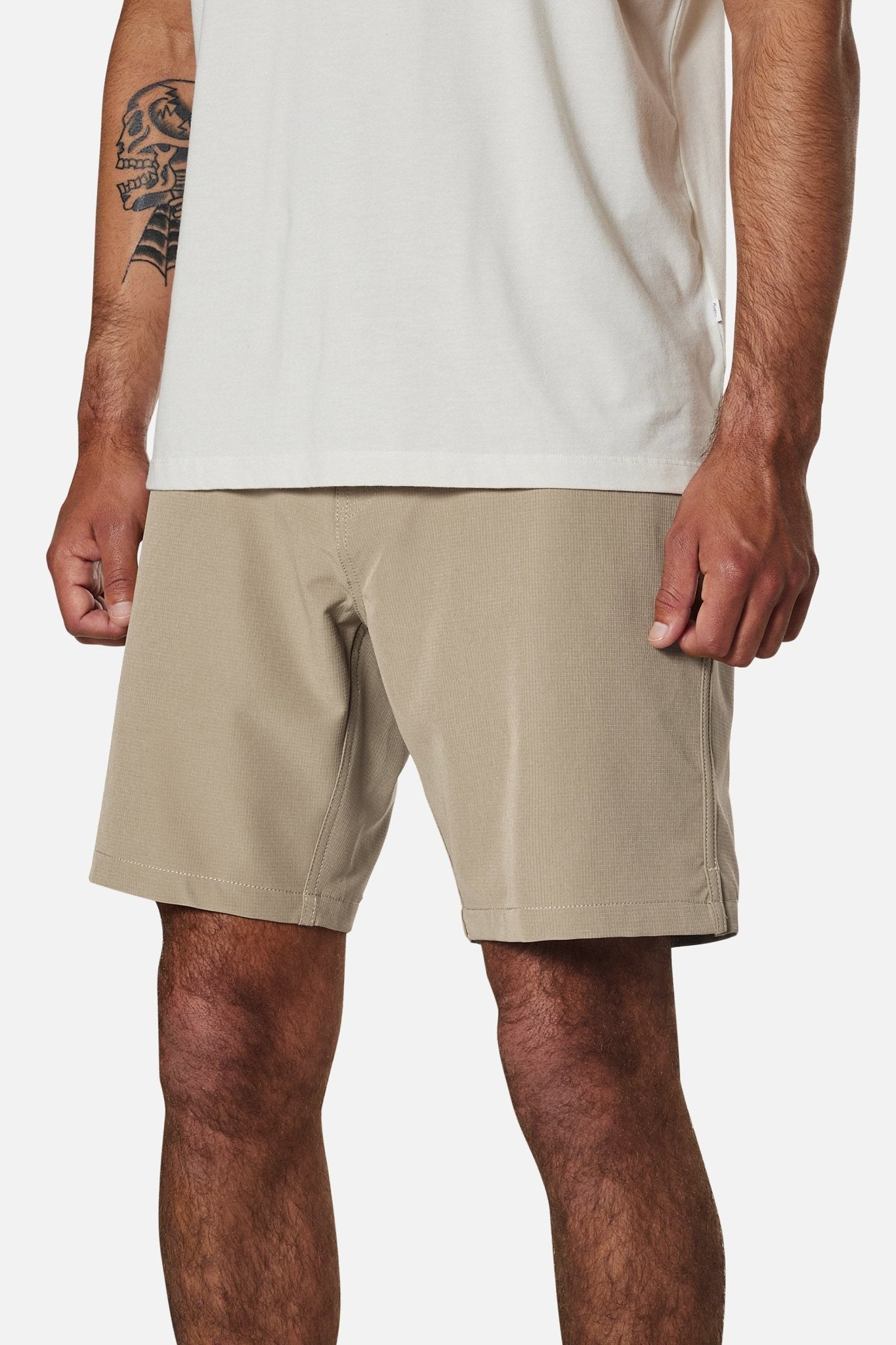 Wanderer Hybrid Short - MTT Collective