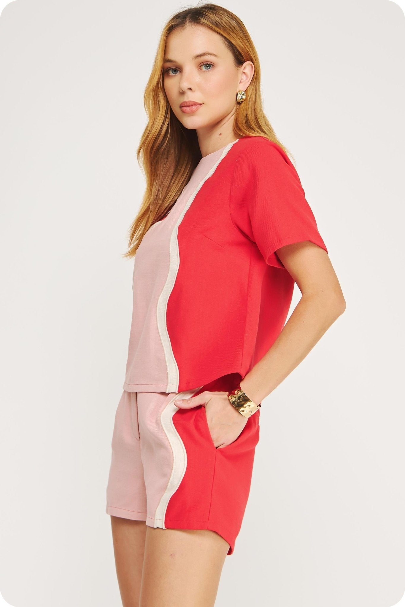 Wavy Contrast Color Block Tee Top - MTT Collective