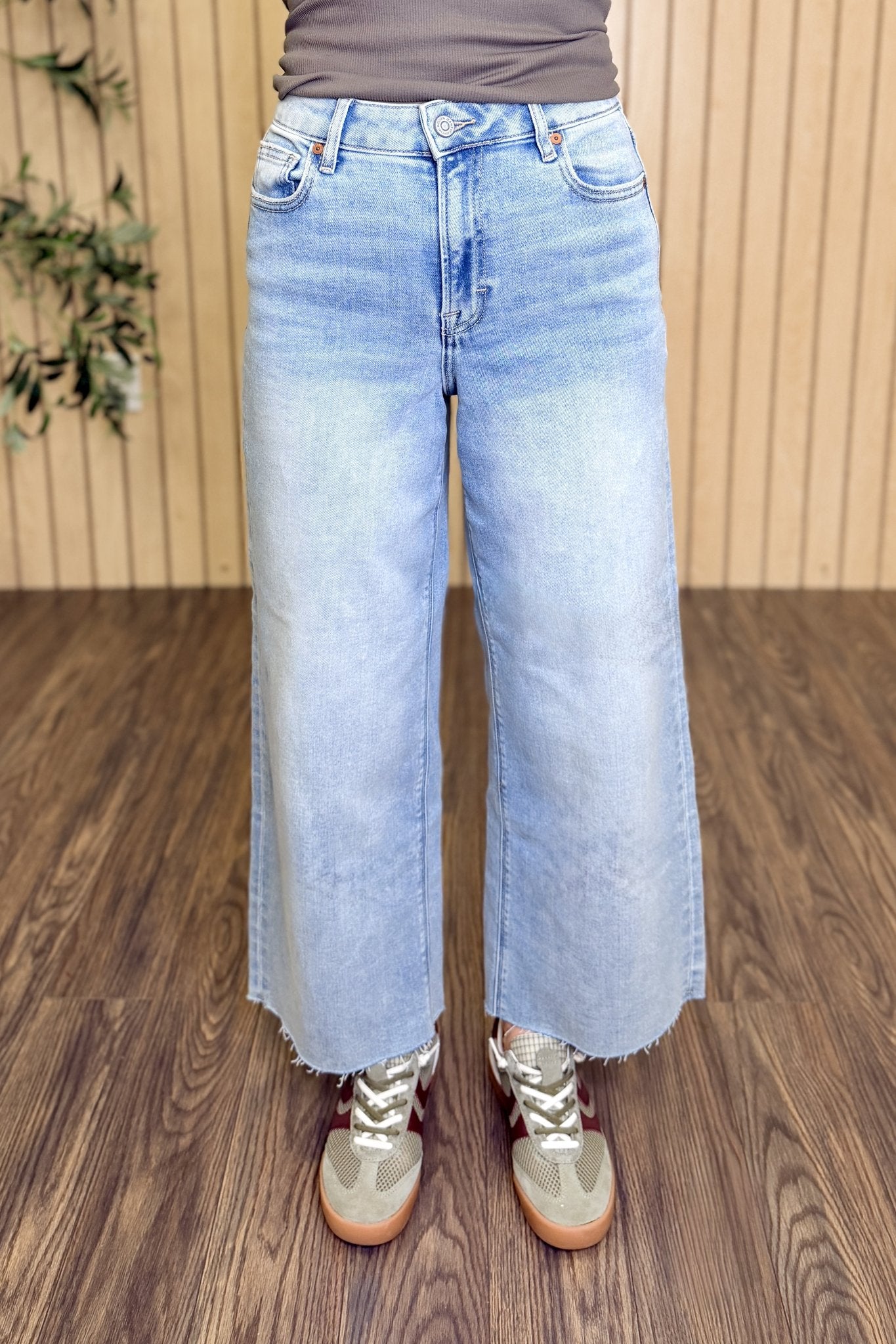Nori Light Wash Cropped Wide Leg Jeans