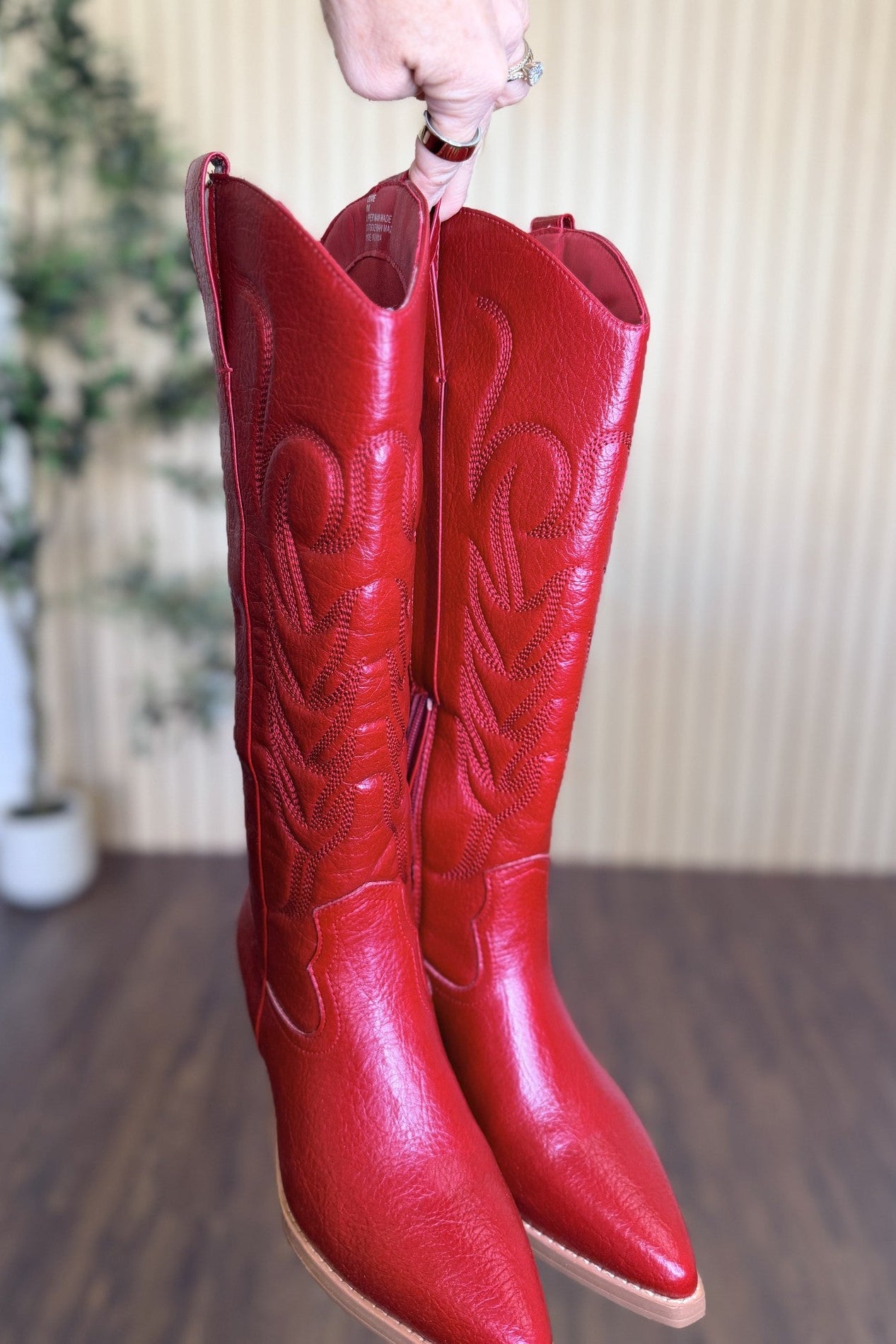 Dixie Western Boot in Crimson, pair at an angle