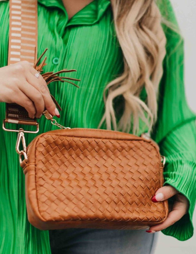 Woven Willow Camera Crossbody Bag - MTT Collective