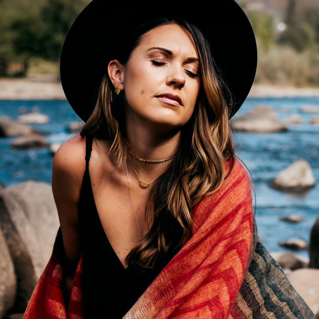 Vivian Dainty Semicircle Disc Necklace | Gold - MTT Collective