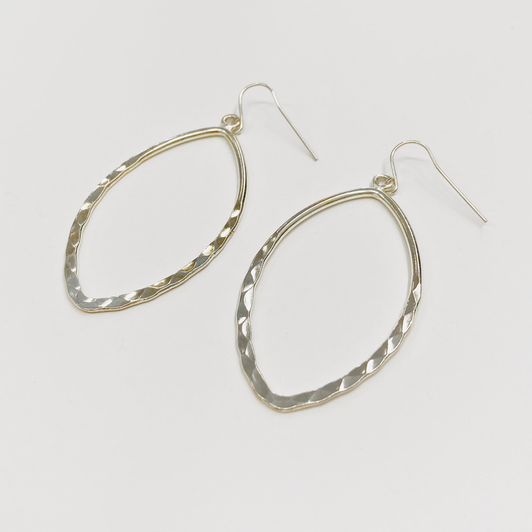SMALL HAMMERED DIAMOND SHAPED EARRINGS | STERLING SILVER - MTT Collective