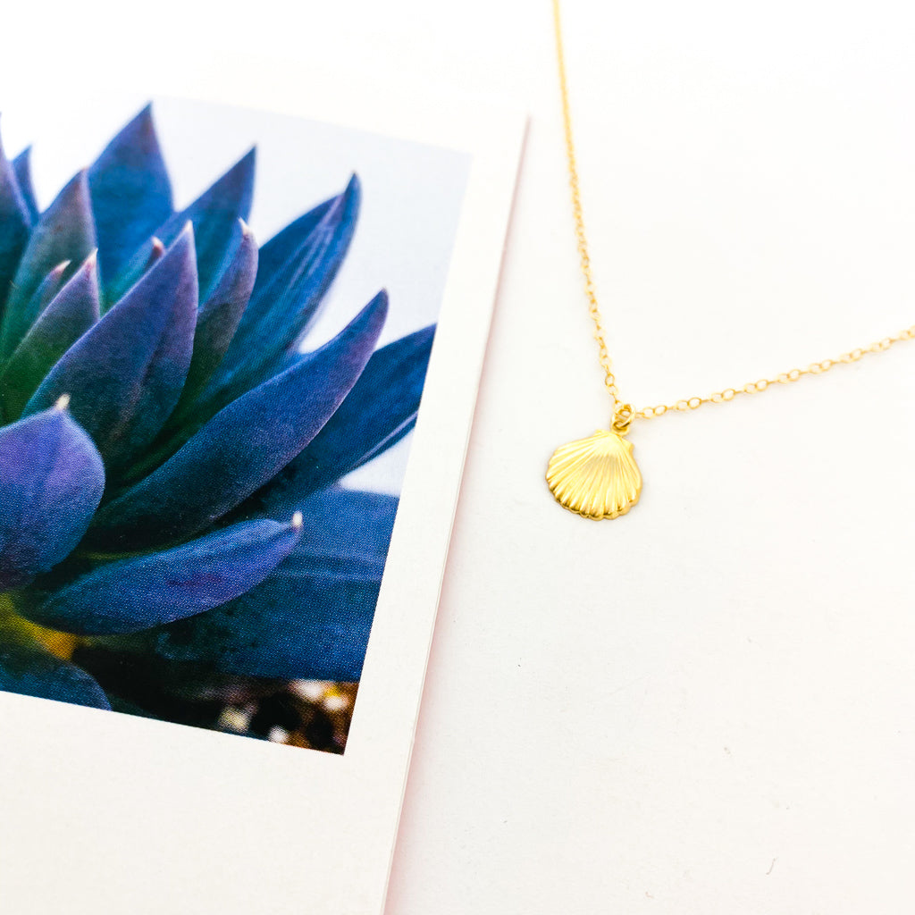Lucia Clamshell Necklace | Gold - MTT Collective